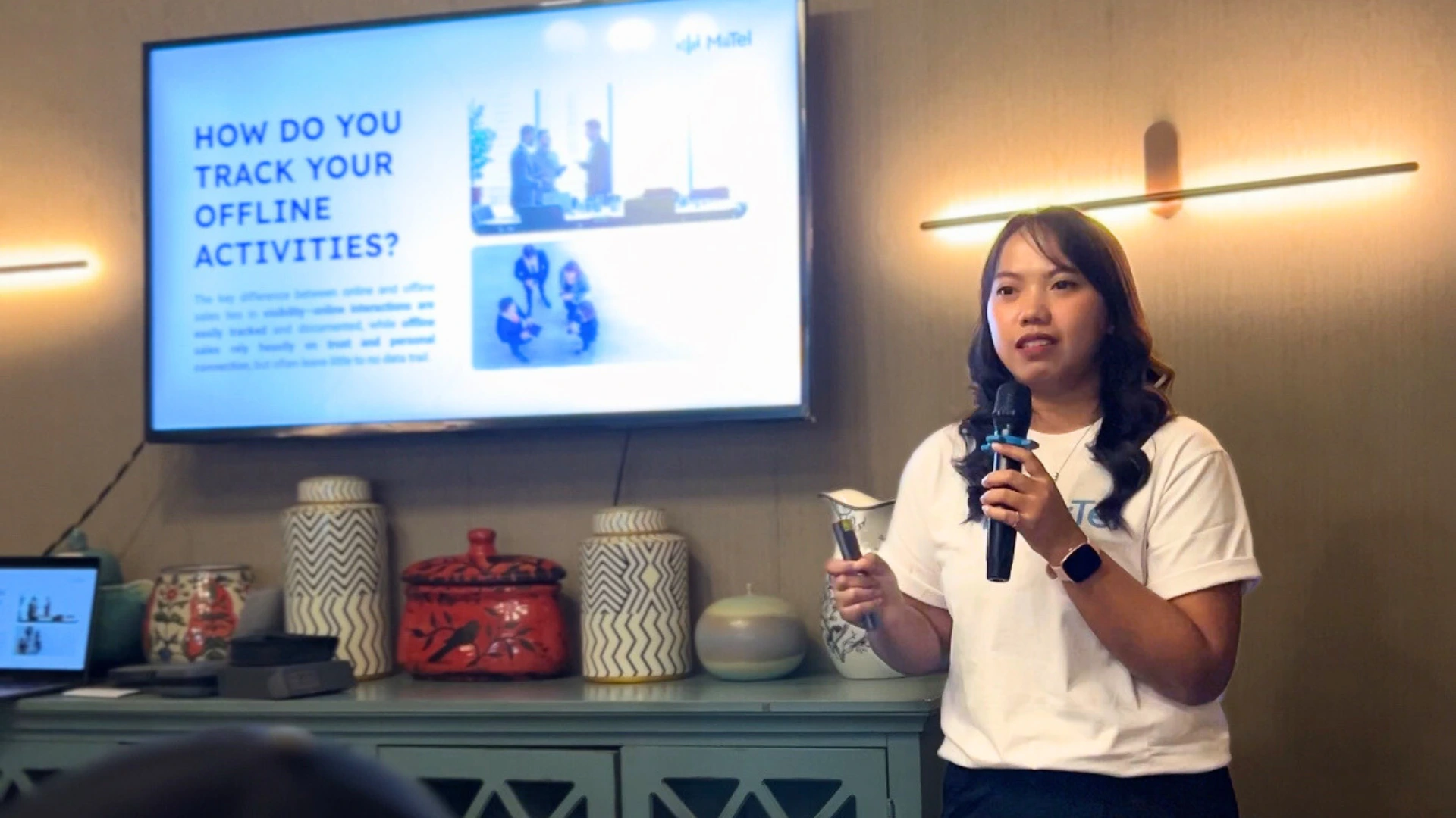 Read more about the article Offline Meeting Kembali Diminati, RevComm Soroti Pentingnya Dokumentasi yang Canggih​